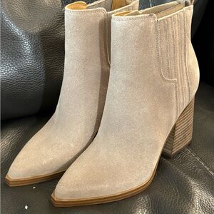 Marc Fisher Heeled Ankle Boot size 4.5